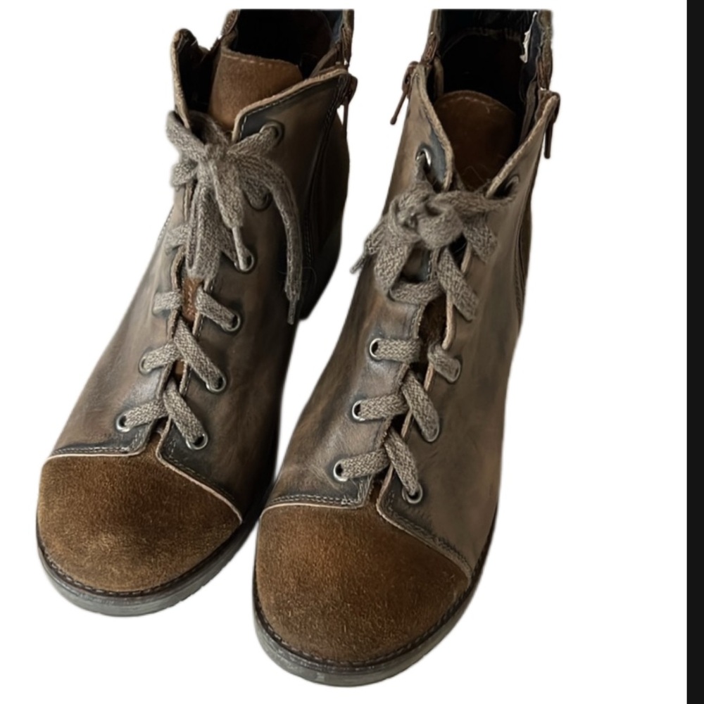NAOT brown leather and suede zip up lace up boots ankle size 40 peasant grunge
